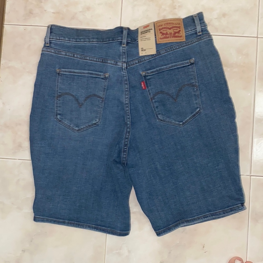 Levi's Mid Rise Bermuda Shorts - Picture 2 of 6